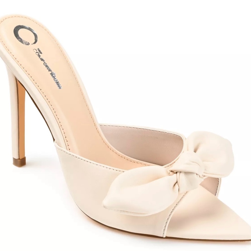 Comfort Foam Cream Stiletto Heels with Bow Detail Size 9.5